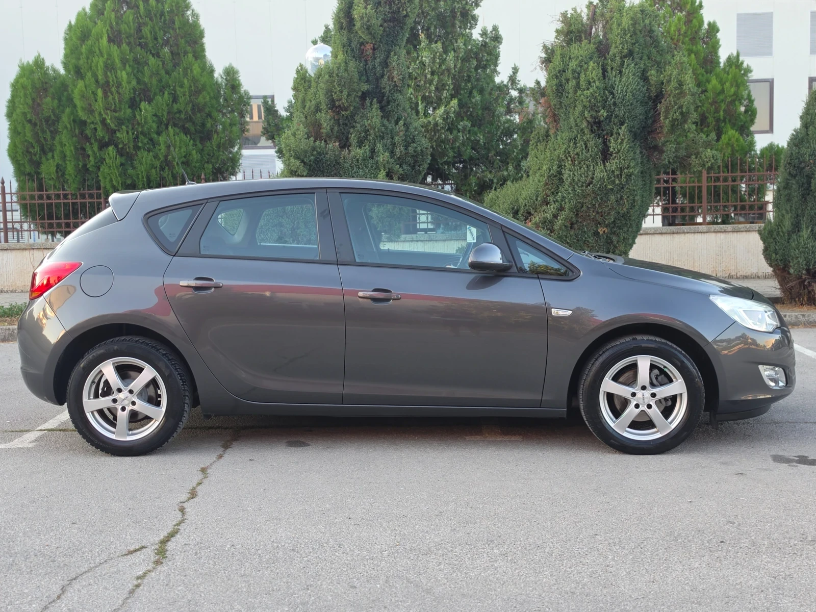 Opel Astra 1.4i 100hp * КЛИМАТИК * ЕВРО 5 * ANDROID * ЛИЗИНГ , снимка 6 - Автомобили и джипове - 55615685