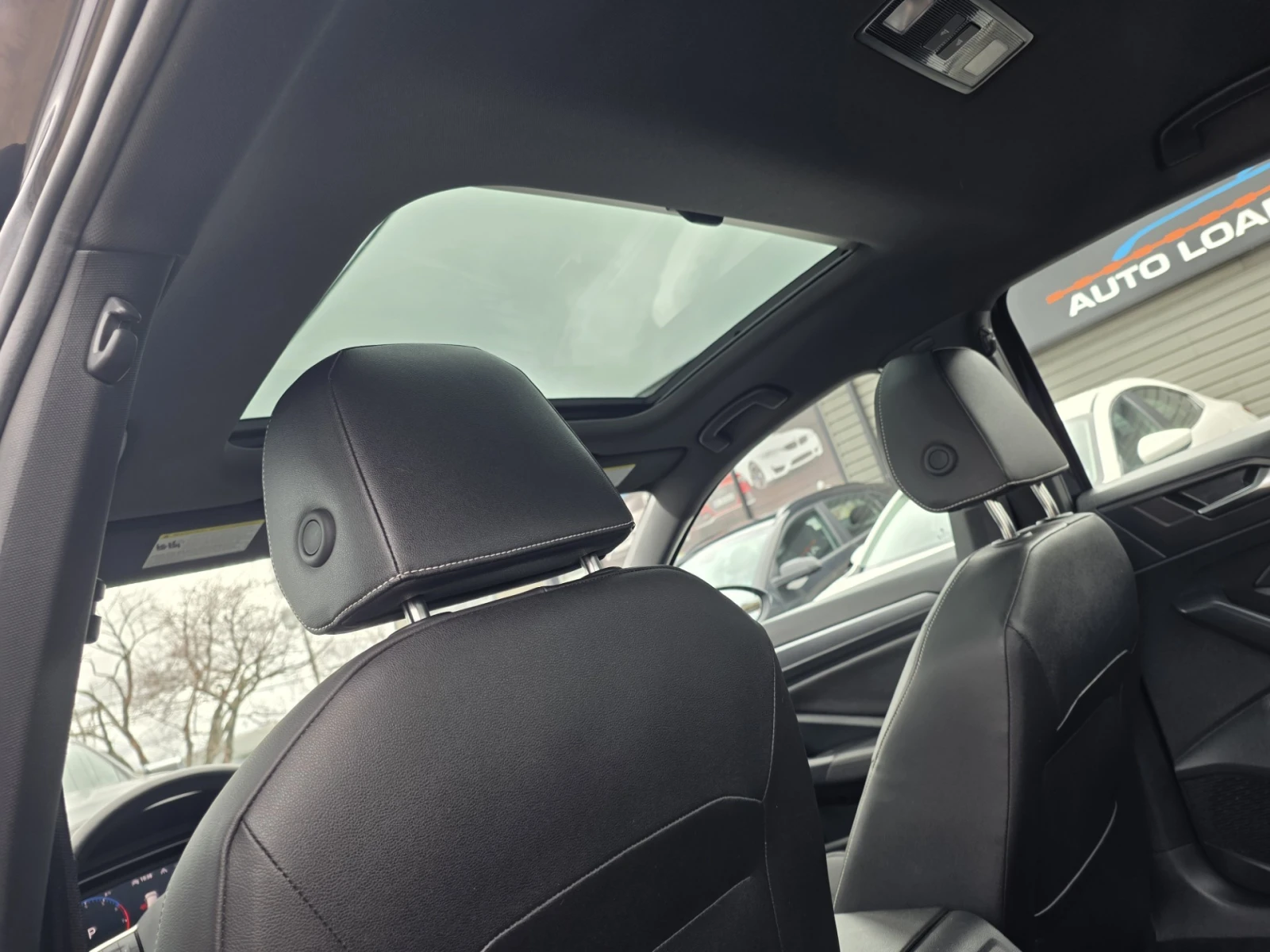 VW Jetta COMFORTLINE / ПАНО / ПРОГНОЗНА ЦЕНА до БГ, снимка 13 - Автомобили и джипове - 55618342