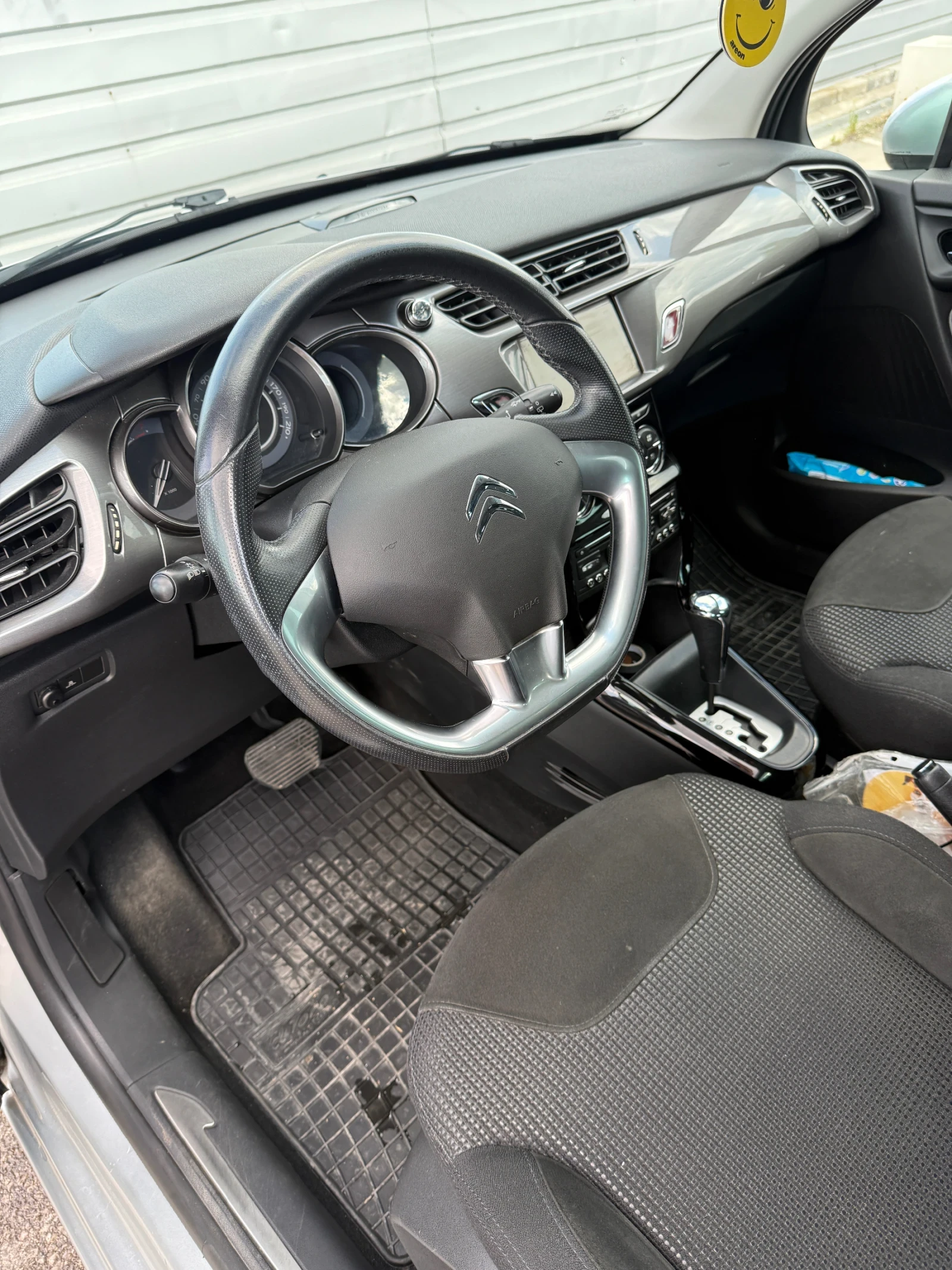 Citroen C3 Citroen C3 1.6 Бензин / Автомат / , снимка 5 - Автомобили и джипове - 55665608