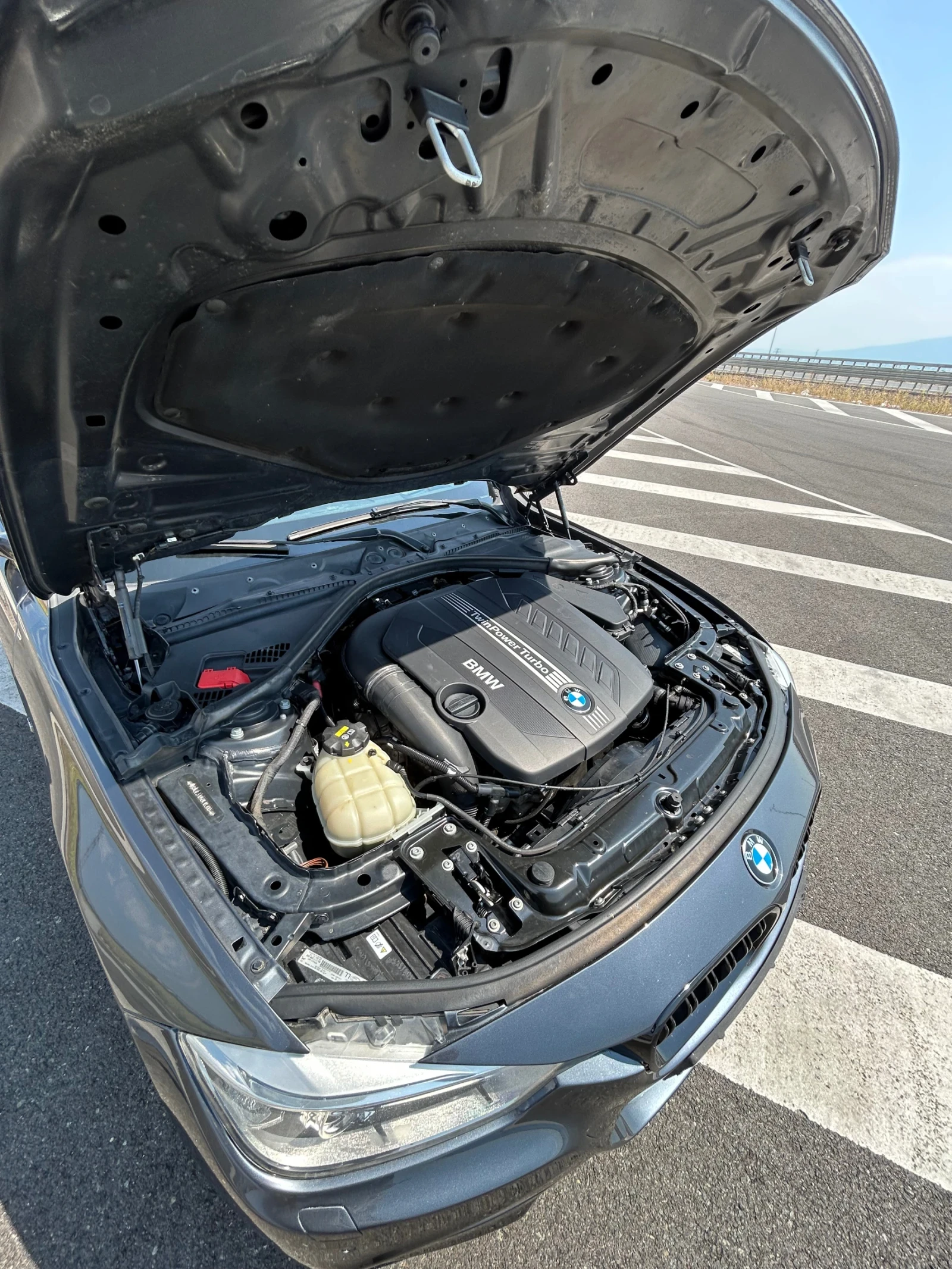 BMW 330, снимка 12 - Автомобили и джипове - 55843904