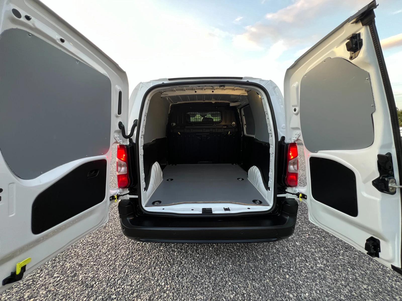 Citroen Berlingo 1.5HDI /150155км./VR7EFYHYCMJ528639/3-МЕСТЕН/PDC/, снимка 10 - Автомобили и джипове - 56078420