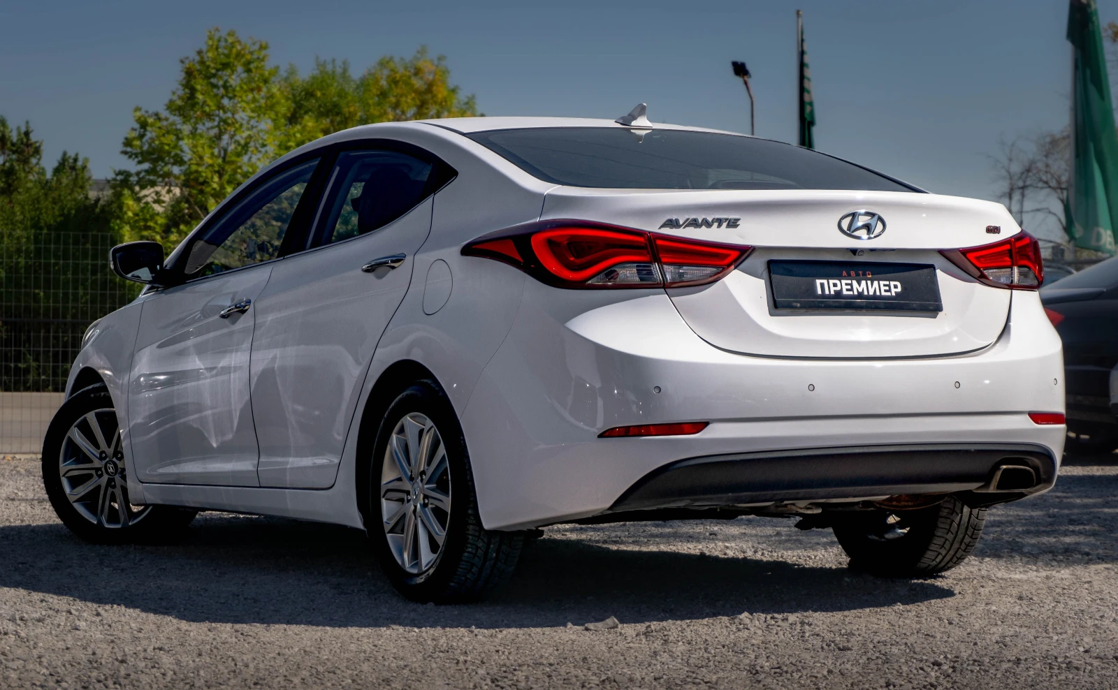 Hyundai Elantra 1.6 GDI - 139, 212 KM, снимка 6 - Автомобили и джипове - 56129231