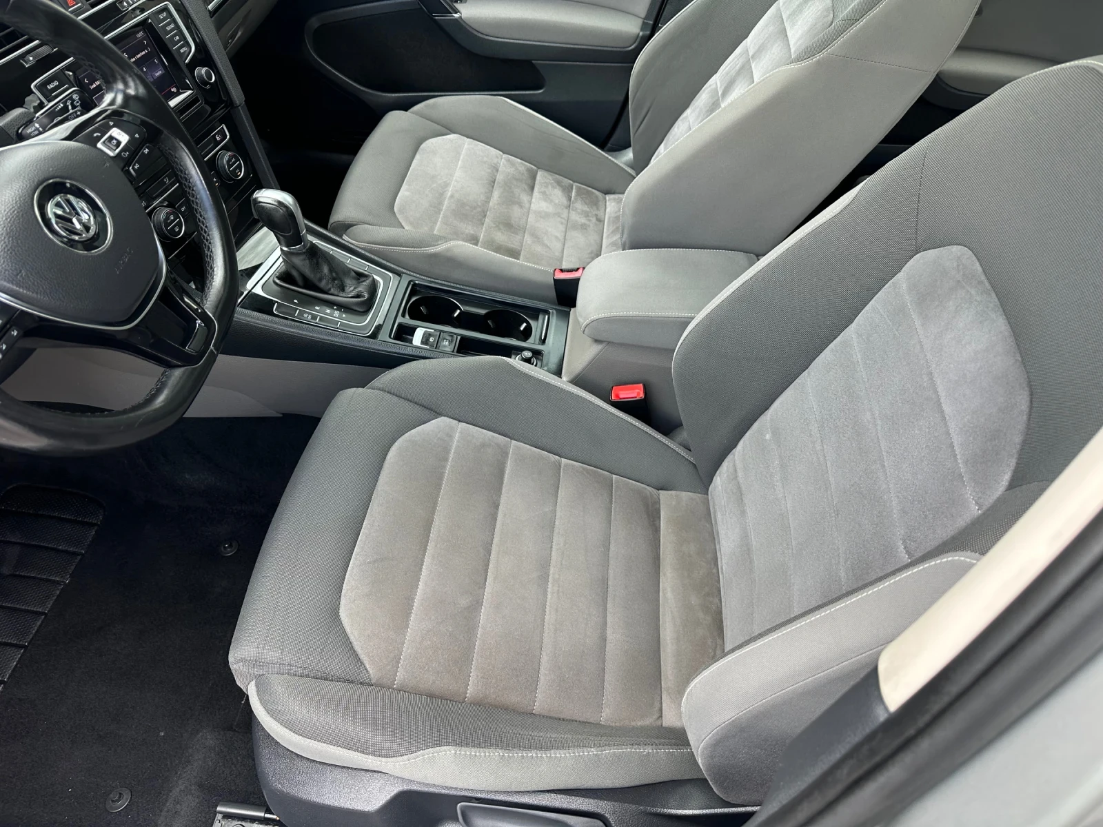 VW Golf 2.0TDI. 150ks, снимка 8 - Автомобили и джипове - 56216775