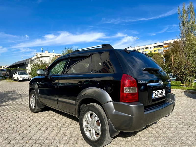 Hyundai Tucson 2.0 CRDI, снимка 5 - Автомобили и джипове - 47624800