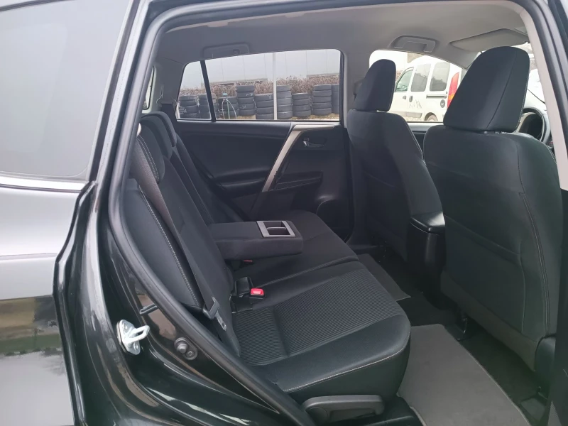 Toyota Rav4 2.0i-151кс-ШВЕЙЦАРИЯ-РЪЧКА-6ск-4Х4-NAVI, снимка 11 - Автомобили и джипове - 52869544