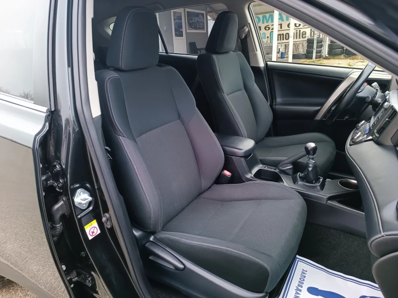Toyota Rav4 2.0i-151кс-ШВЕЙЦАРИЯ-РЪЧКА-6ск-4Х4-NAVI, снимка 13 - Автомобили и джипове - 52869544
