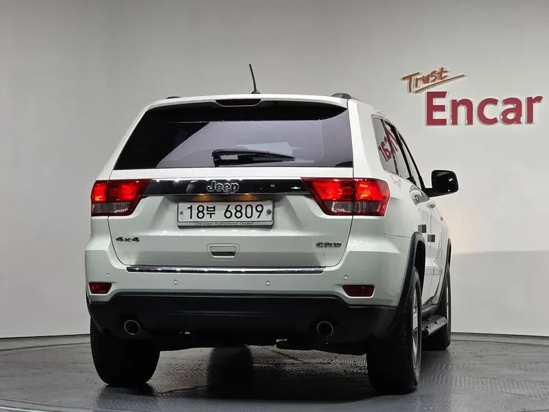 Jeep Cherokee 3.0 Diesel Laredo Wk2, снимка 4 - Автомобили и джипове - 53942892