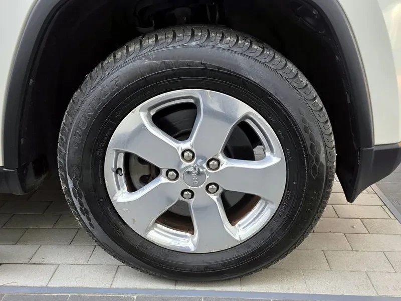 Jeep Cherokee 3.0 Diesel Laredo Wk2, снимка 5 - Автомобили и джипове - 53942892