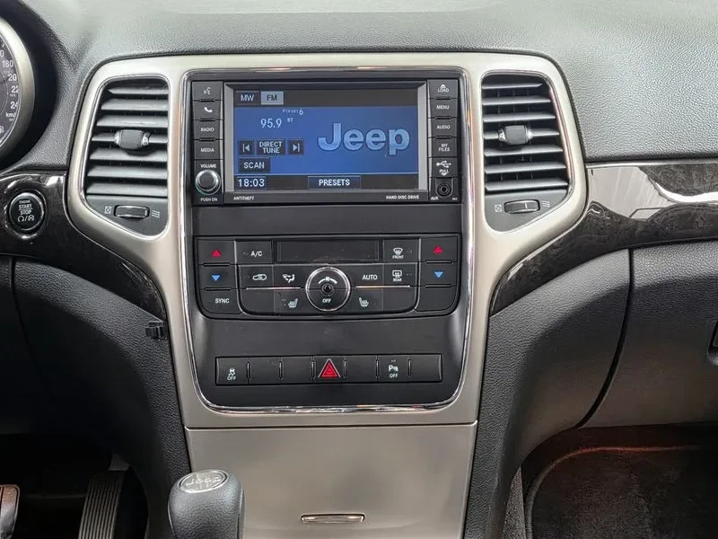 Jeep Cherokee 3.0 Diesel Laredo Wk2, снимка 14 - Автомобили и джипове - 53942892