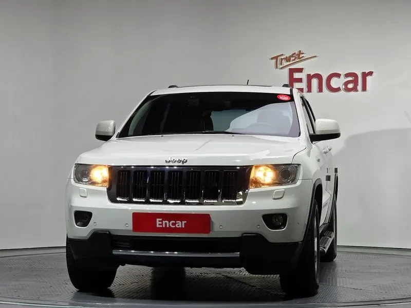Jeep Cherokee 3.0 Diesel Laredo Wk2, снимка 3 - Автомобили и джипове - 53942892