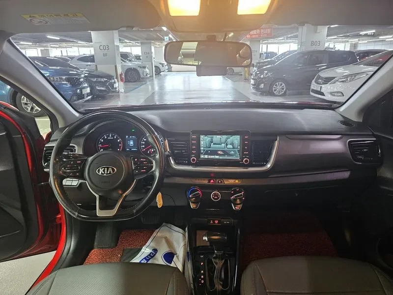 Kia Stonic 1.4 Deluxe, снимка 7 - Автомобили и джипове - 55786647