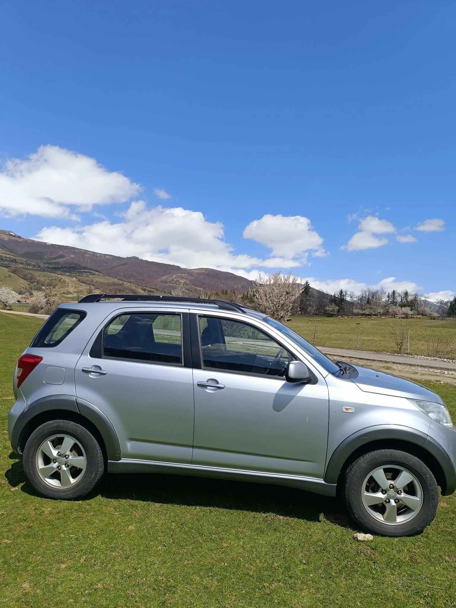 Daihatsu Terios, снимка 3 - Автомобили и джипове - 54174940