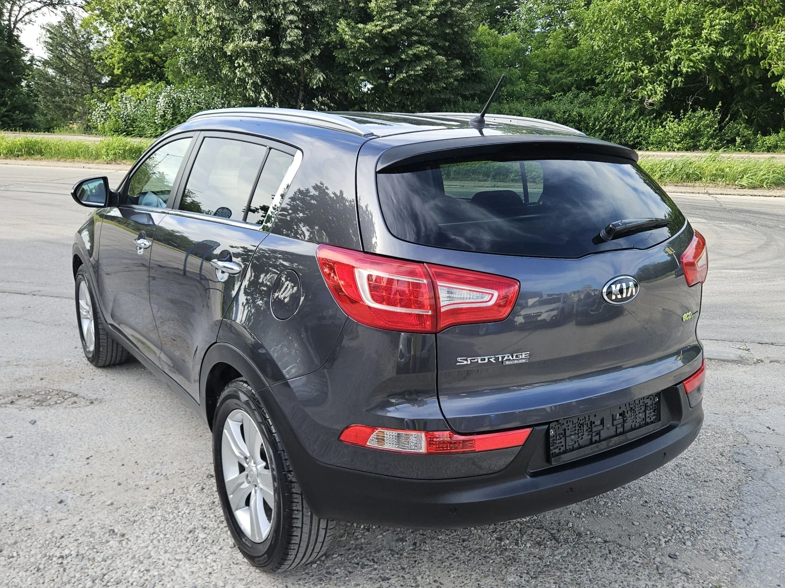 Kia Sportage 1.6i---xenon, снимка 5 - Автомобили и джипове - 54721734
