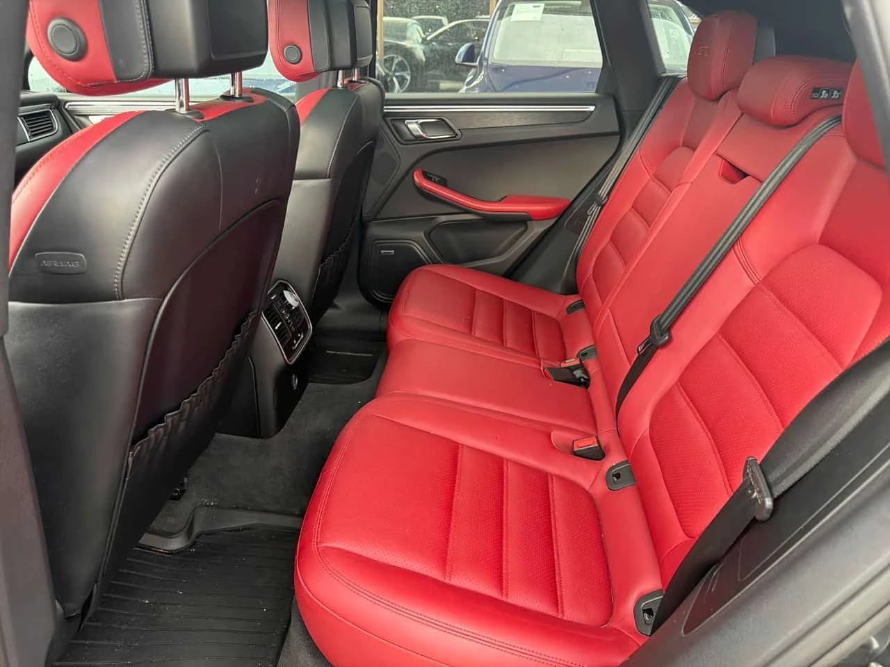Porsche Macan GTS/ПАНОРАМА/АВТОФИНАНСИРАНЕ, снимка 10 - Автомобили и джипове - 54909144