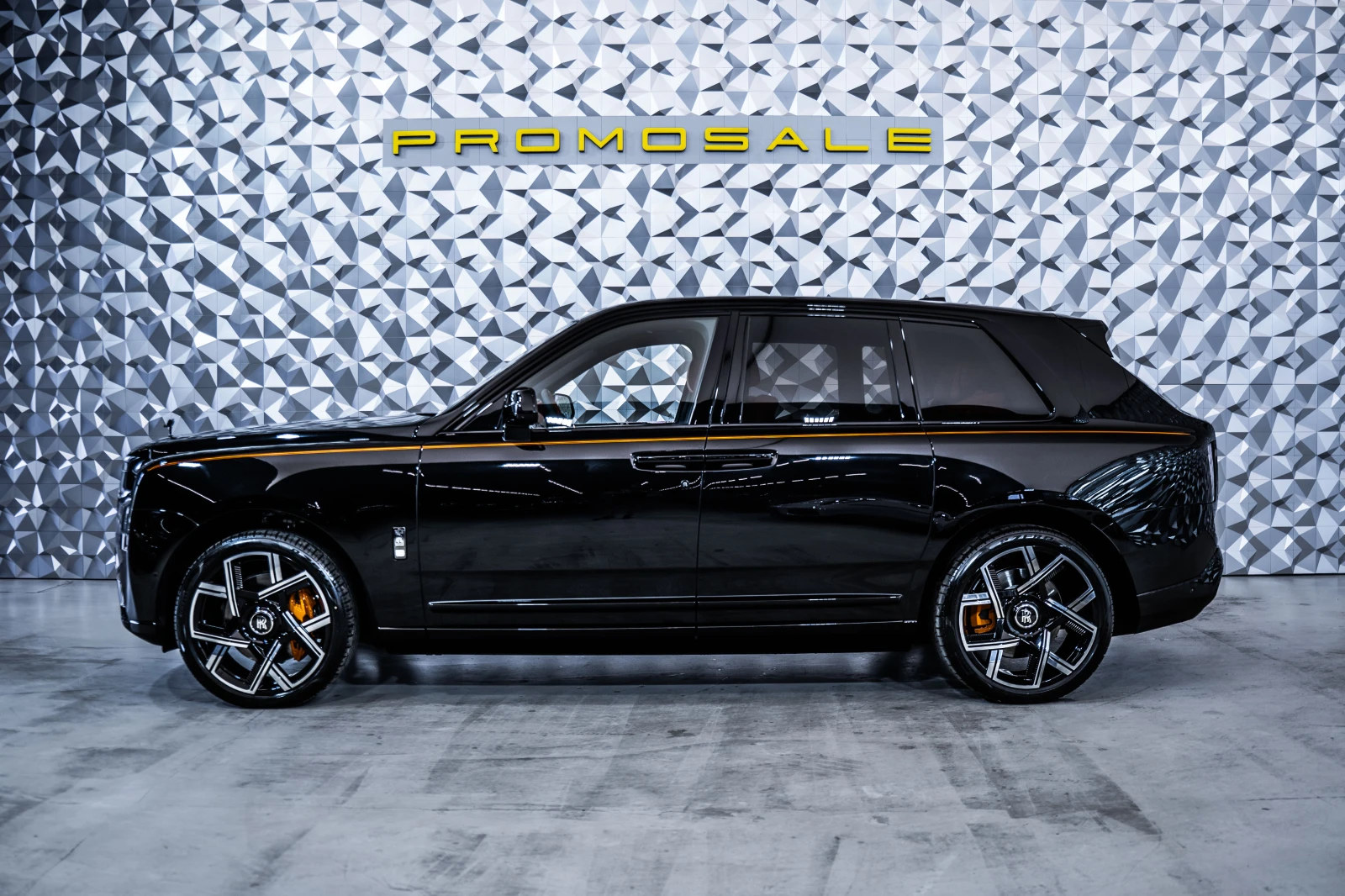 Rolls-Royce Cullinan Black Badge Series II, снимка 3 - Автомобили и джипове - 56070521
