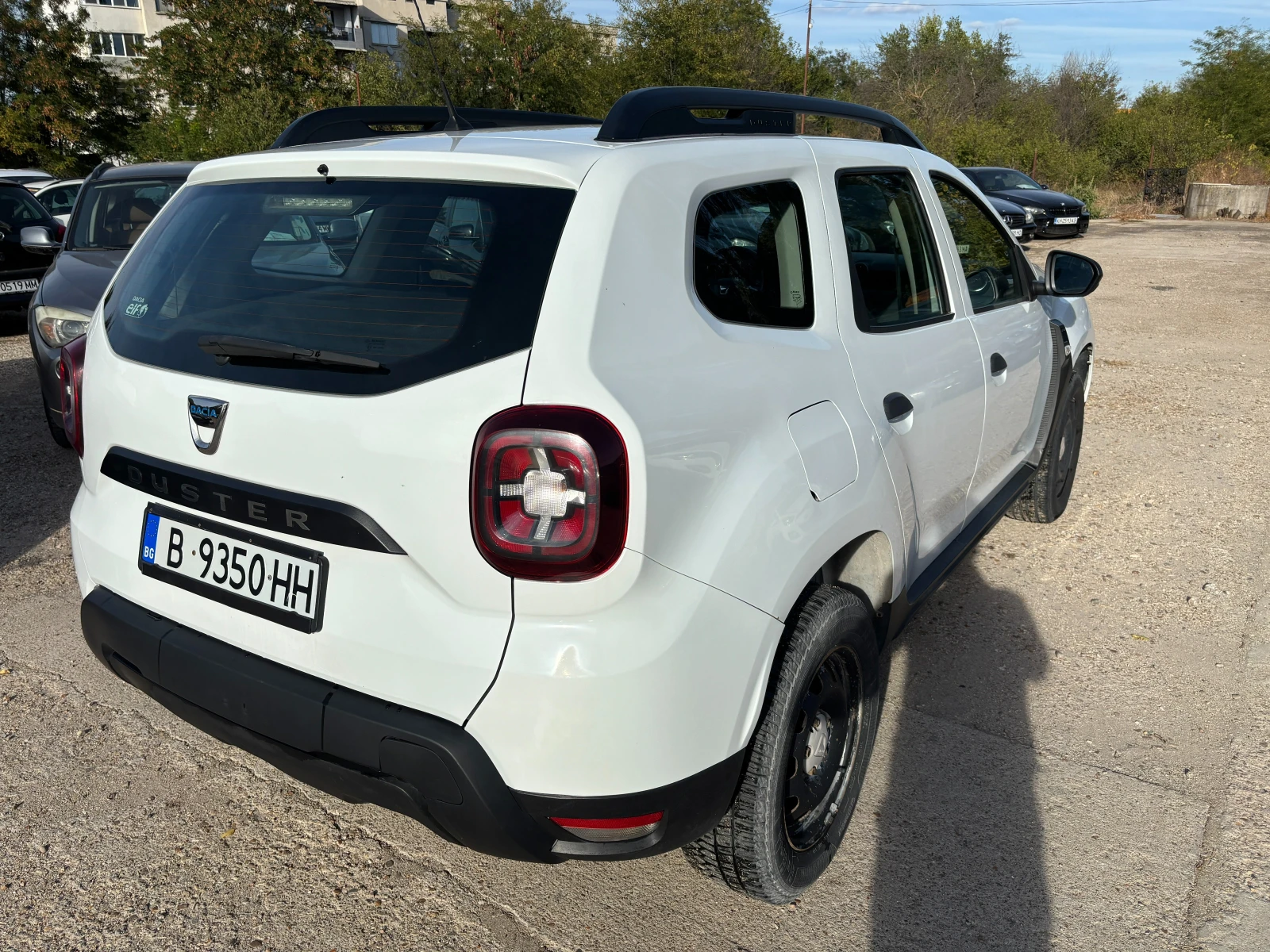 Dacia Duster 1.6i 4X4, снимка 3 - Автомобили и джипове - 56328668