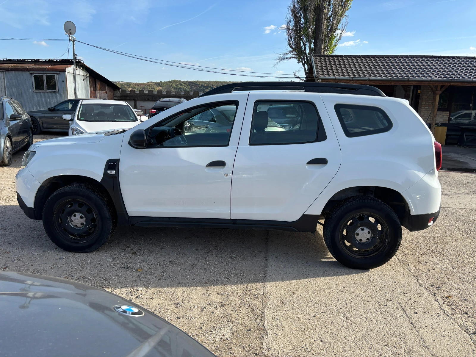 Dacia Duster 1.6i 4X4, снимка 6 - Автомобили и джипове - 56328668