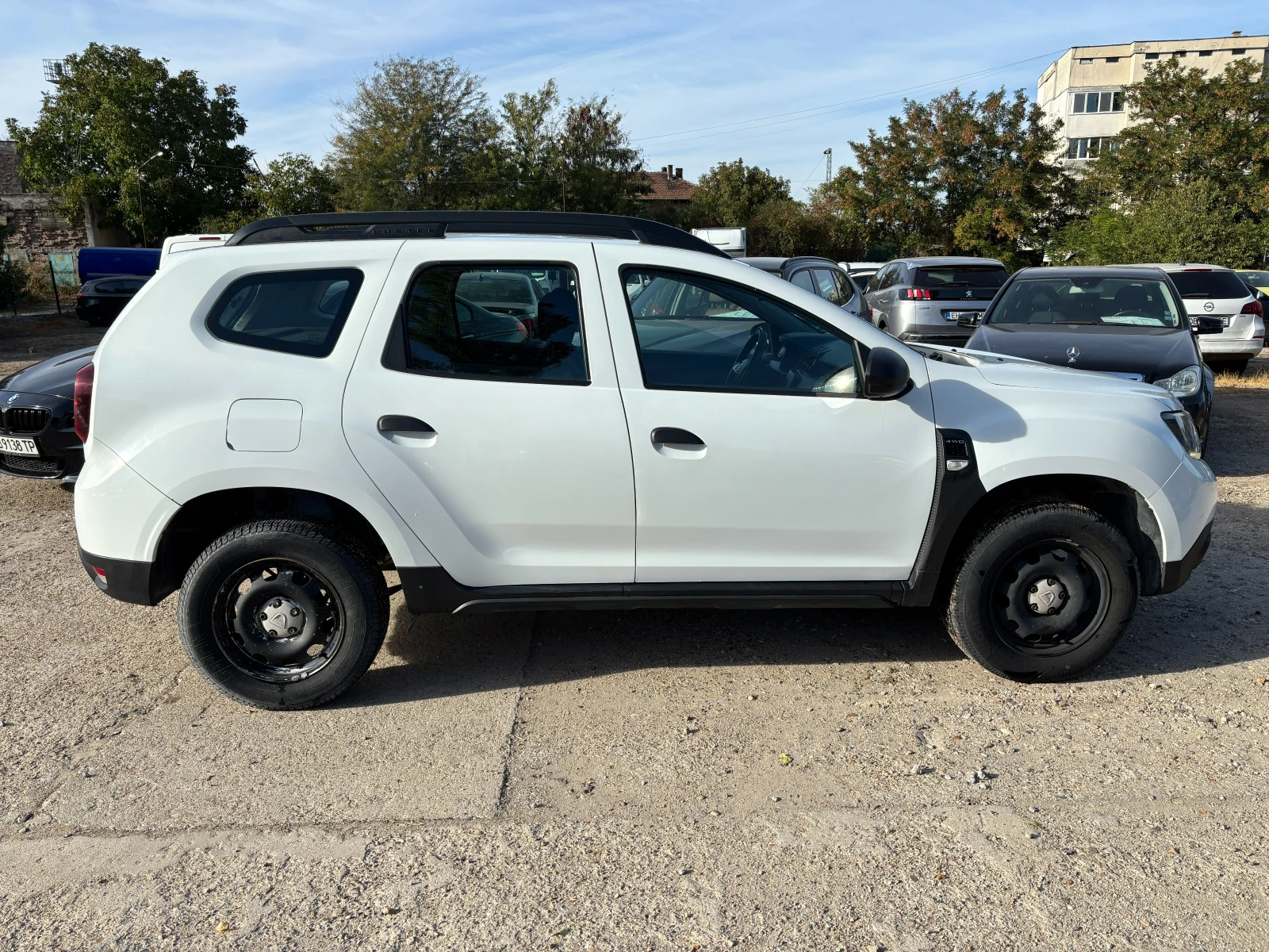 Dacia Duster 1.6i 4X4, снимка 2 - Автомобили и джипове - 56328668