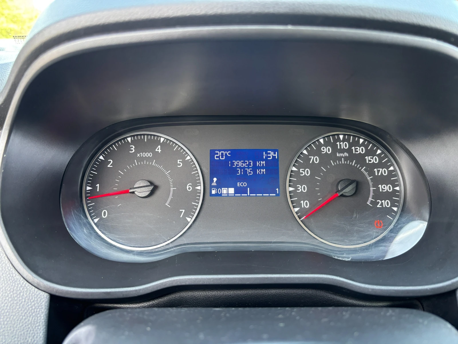 Dacia Duster 1.6i 4X4, снимка 15 - Автомобили и джипове - 56328668