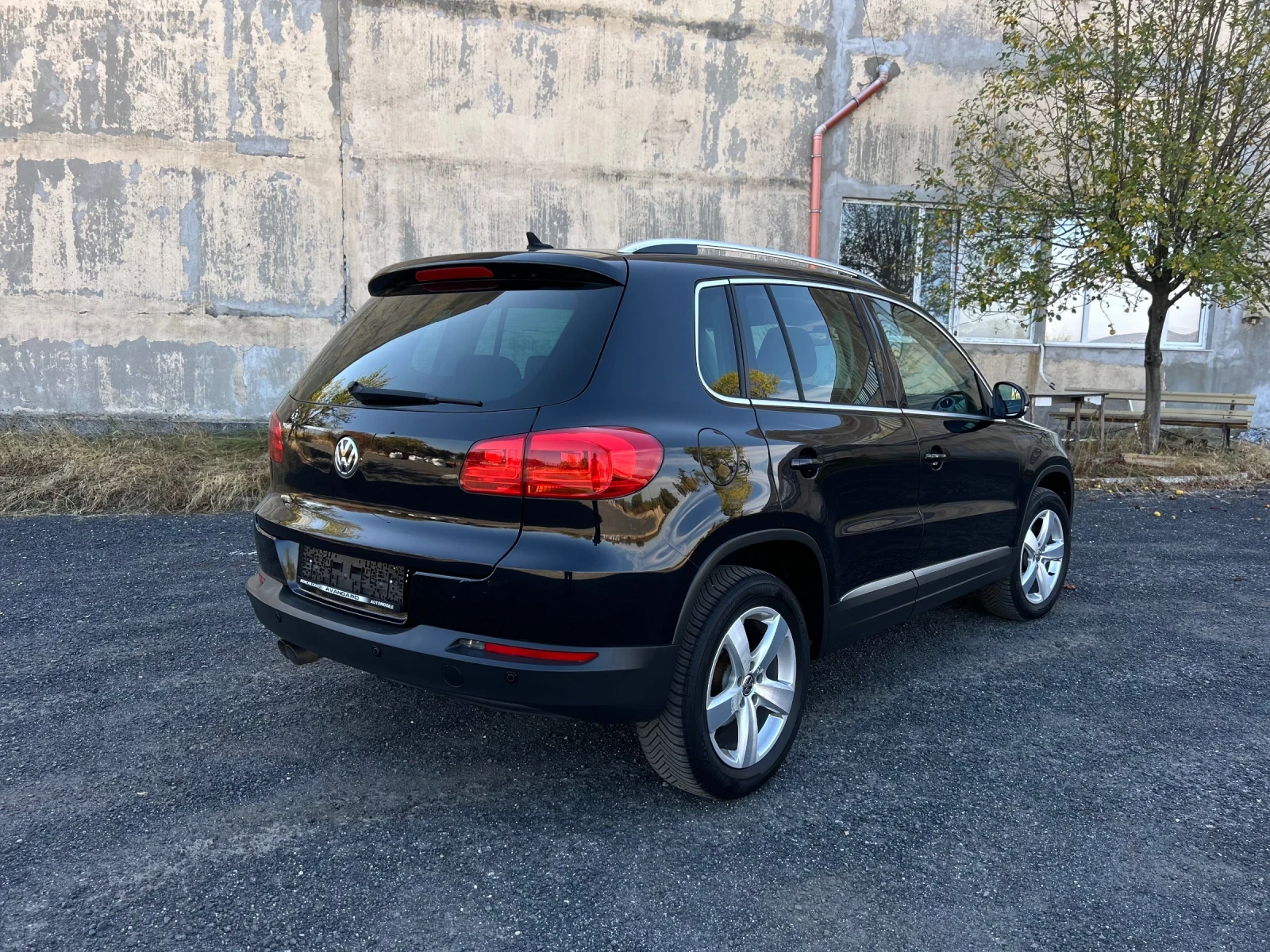 VW Tiguan 2.0TDI , снимка 6 - Автомобили и джипове - 56420241