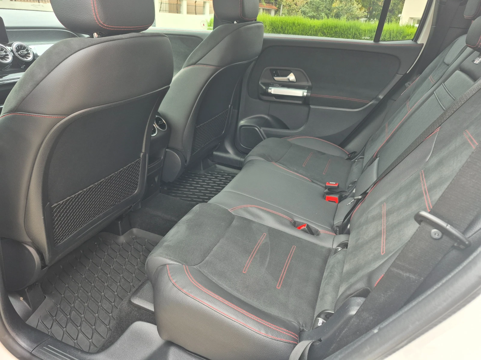 Mercedes-Benz GLB GLB 250 4MATIC AMG Line 4x4 | Mobile.bg � ����������� 12