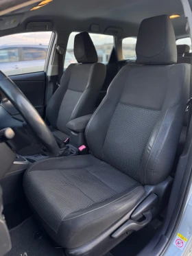 Toyota Auris 1.8i Hybrid, снимка 13
