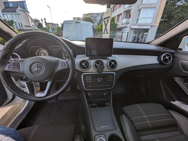 Mercedes-Benz GLA 180 156.942, снимка 7 - Автомобили и джипове - 46460747