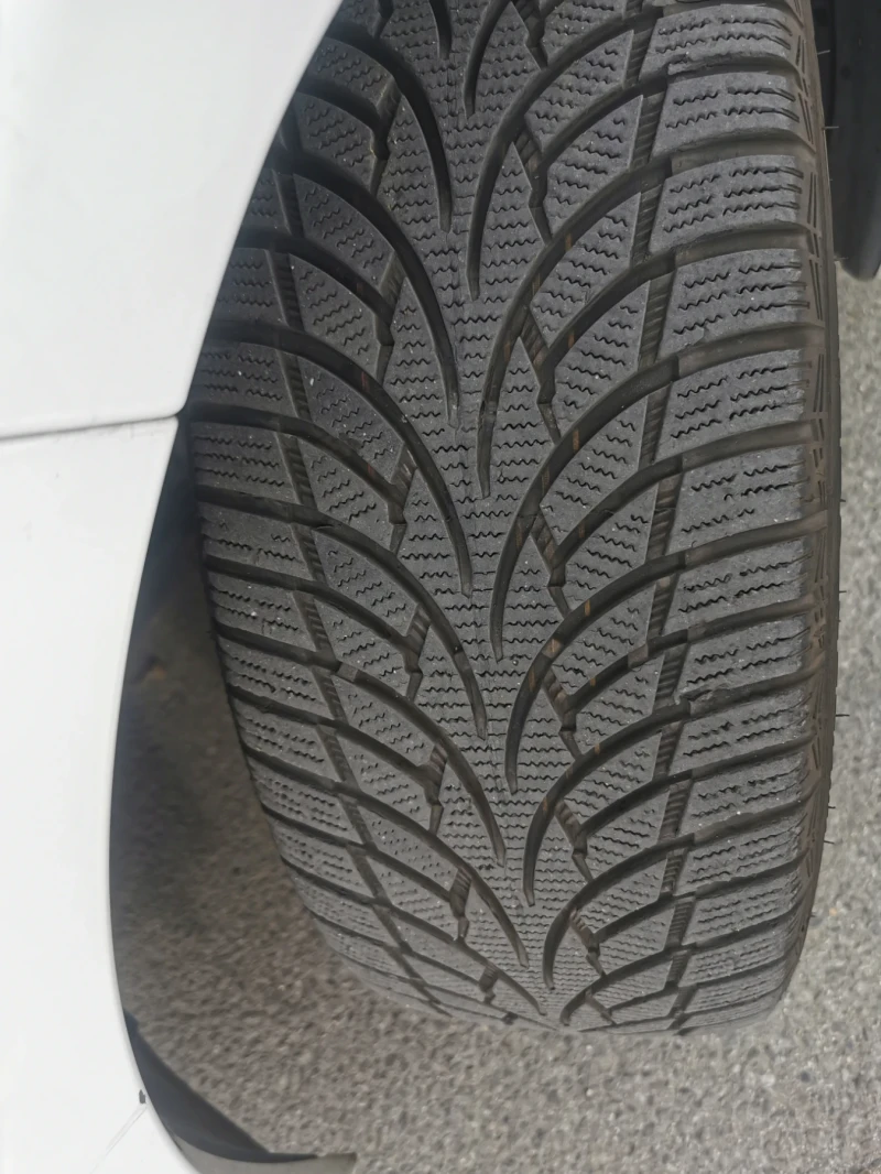 Toyota Avensis 2.0 sol Панорама, снимка 8 - Автомобили и джипове - 47270913