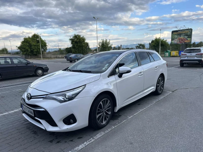 Toyota Avensis 2.0 sol Панорама, снимка 2 - Автомобили и джипове - 47270913