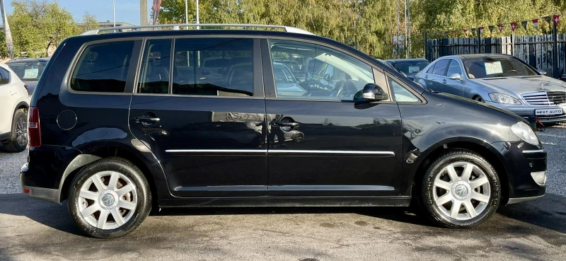 VW Touran 2.0TDI DSG КОЖА 6+ 1, снимка 4 - Автомобили и джипове - 47719337