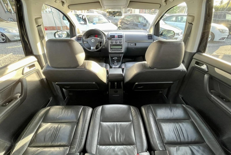 VW Touran 2.0TDI DSG КОЖА 6+ 1, снимка 10 - Автомобили и джипове - 47719337