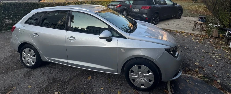 Seat Ibiza, снимка 4 - Автомобили и джипове - 48022594