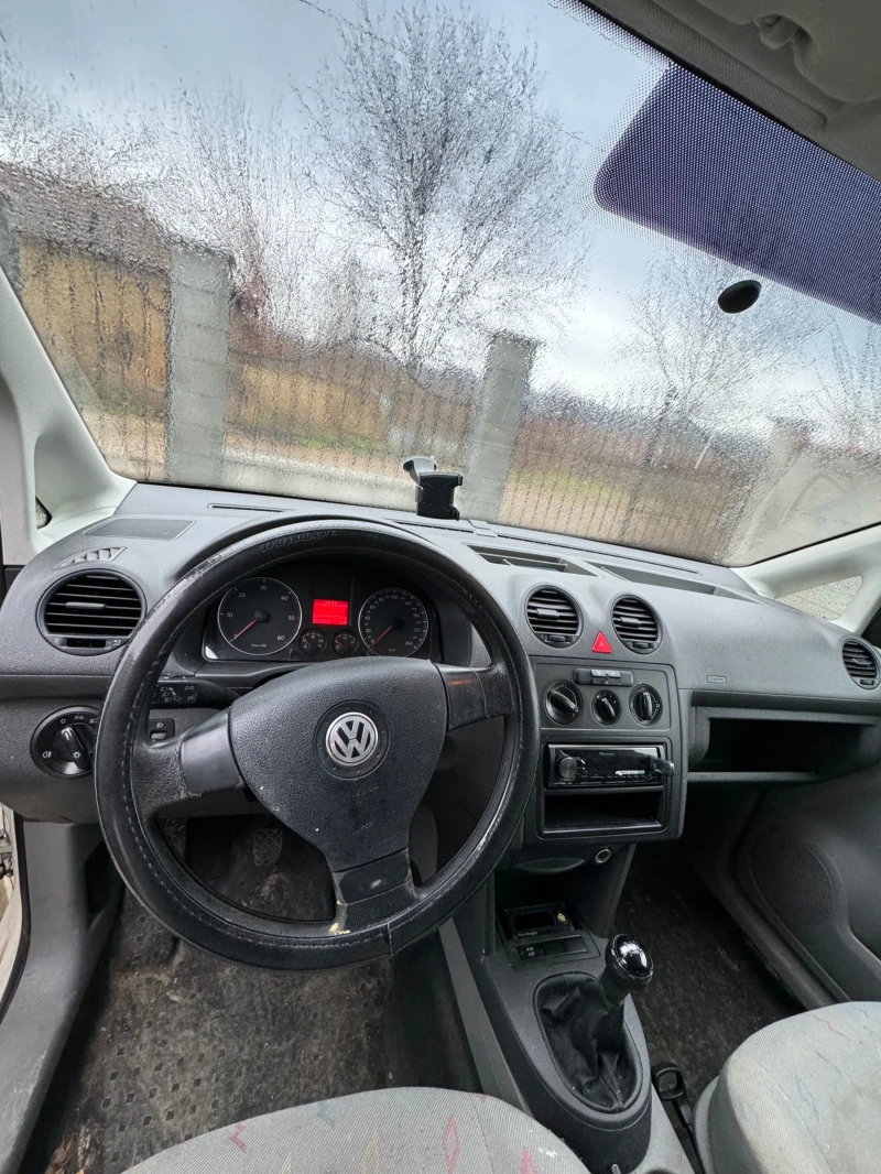 VW Caddy, снимка 8 - Автомобили и джипове - 48295303