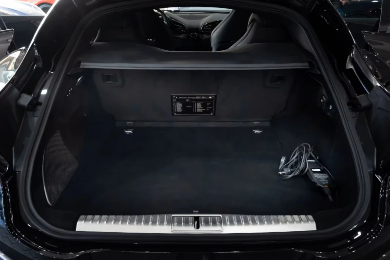 Ferrari Purosangue V12 / CARBON-KERAMIK / CAMERA / , снимка 13 - Автомобили и джипове - 52051954