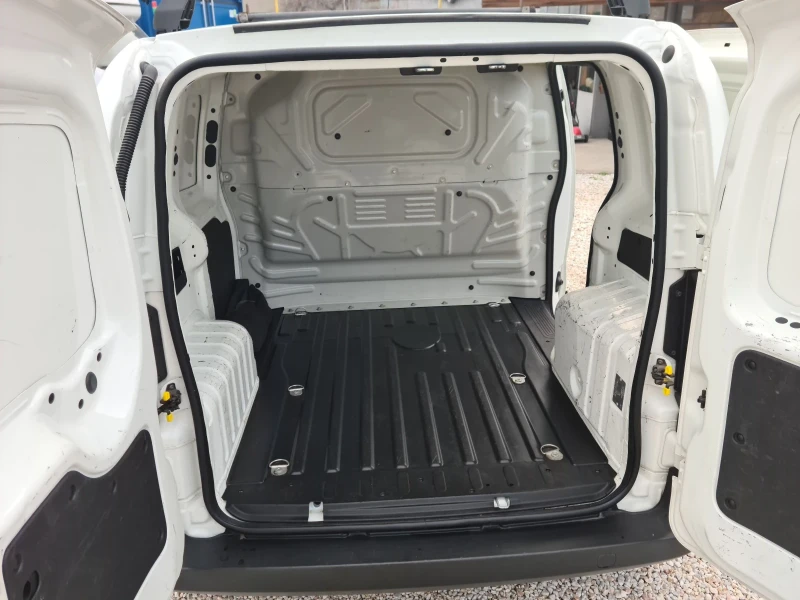 Fiat Fiorino 1.3 multijet 2, снимка 14 - Автомобили и джипове - 52858625