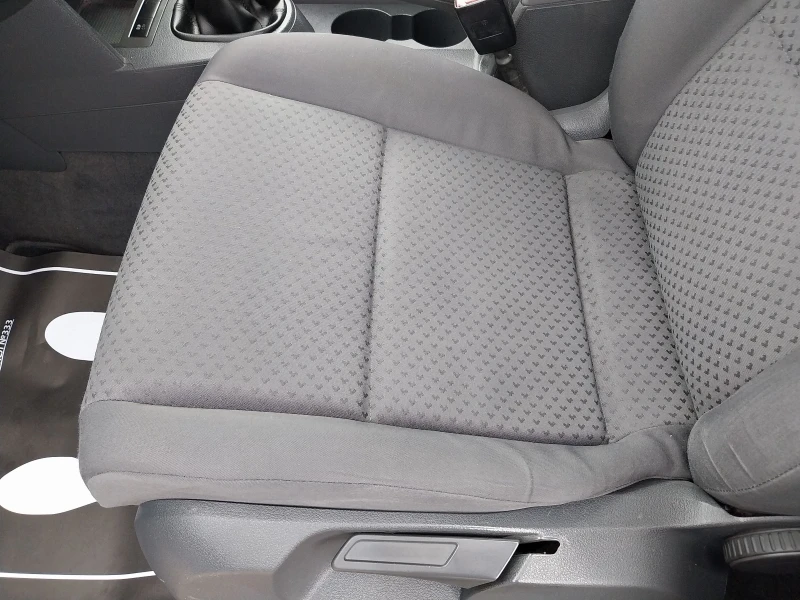 VW Touran 1.9 TDI/6+ 1 места, снимка 7 - Автомобили и джипове - 53051640