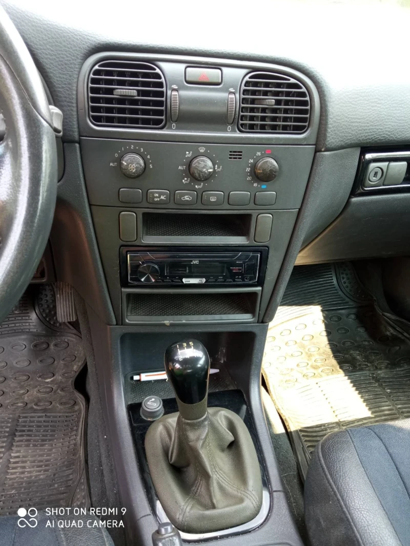 Volvo V40, снимка 7 - Автомобили и джипове - 53055397