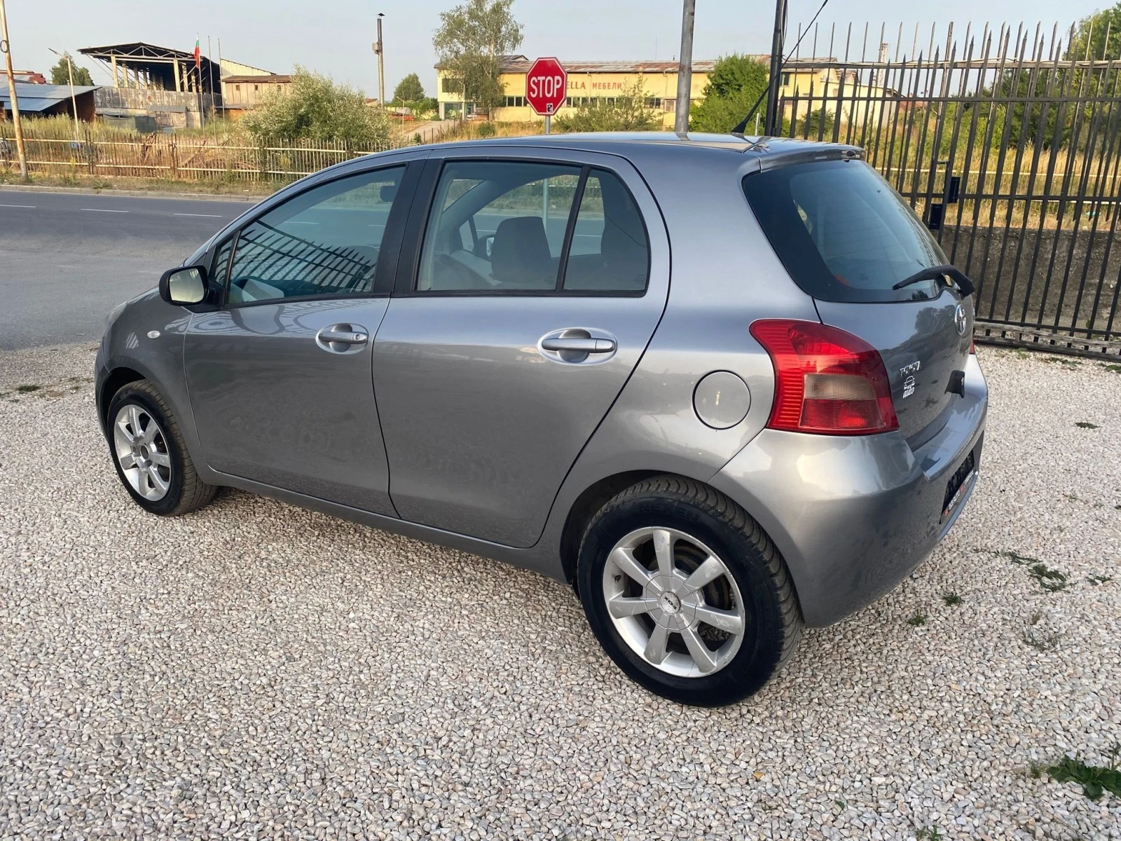 Toyota Yaris  1.0 Бензин, 69 к.с., ТОП - изображение 4