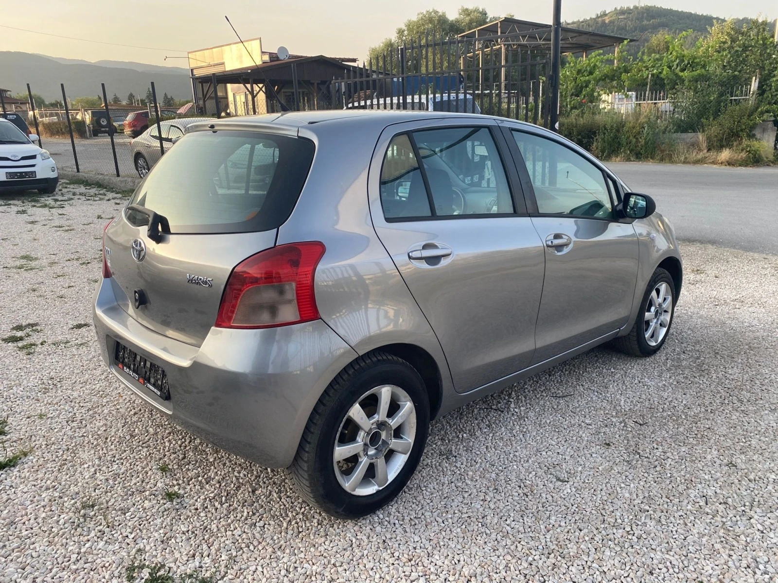 Toyota Yaris  1.0 Бензин, 69 к.с., ТОП - изображение 5