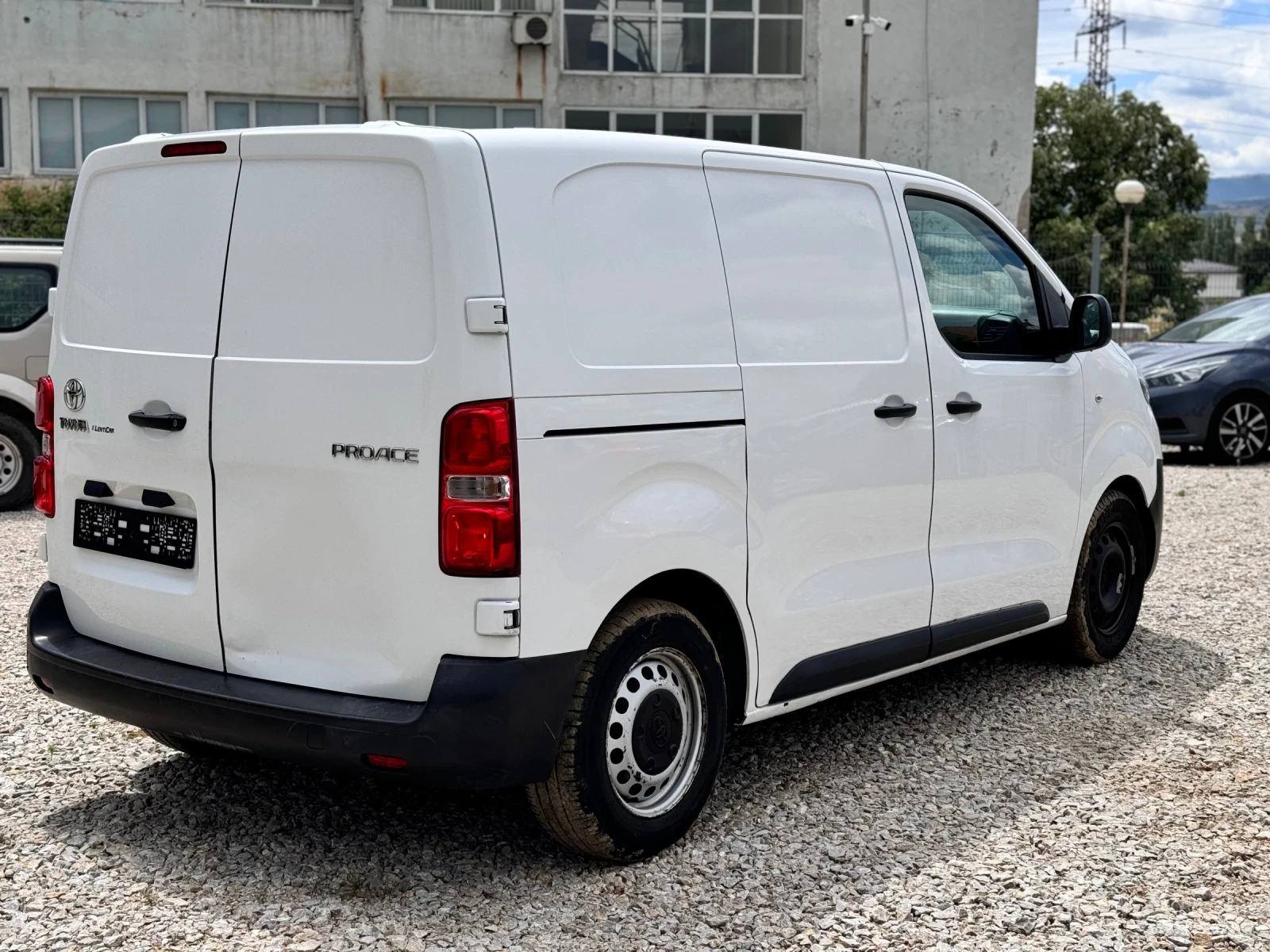 Toyota Proace City 1.6hdi - изображение 6