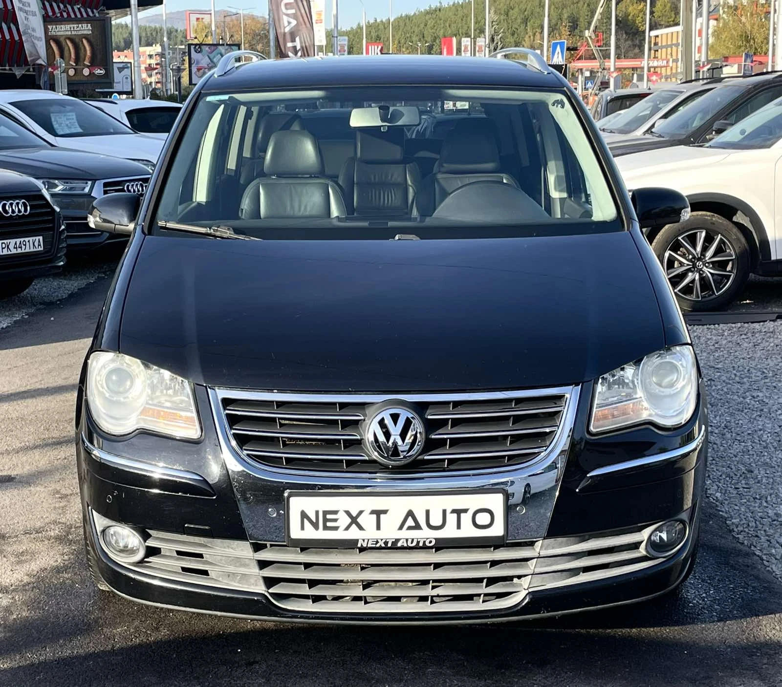 VW Touran 2.0TDI DSG КОЖА 6+ 1 - изображение 2