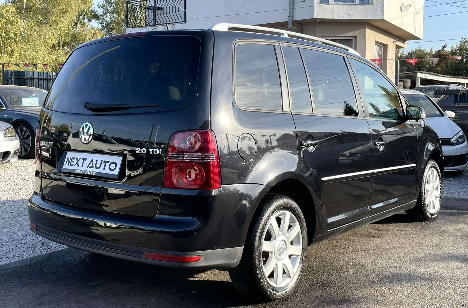 VW Touran 2.0TDI DSG КОЖА 6+ 1 - изображение 5