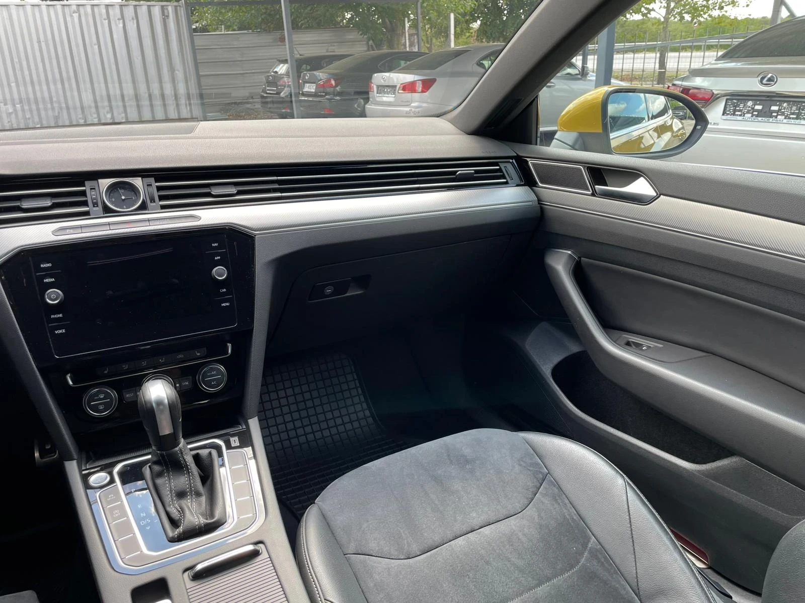 VW Arteon R-line/2.0/Auto/190к.с/Фолио | Mobile.bg — изображение 12