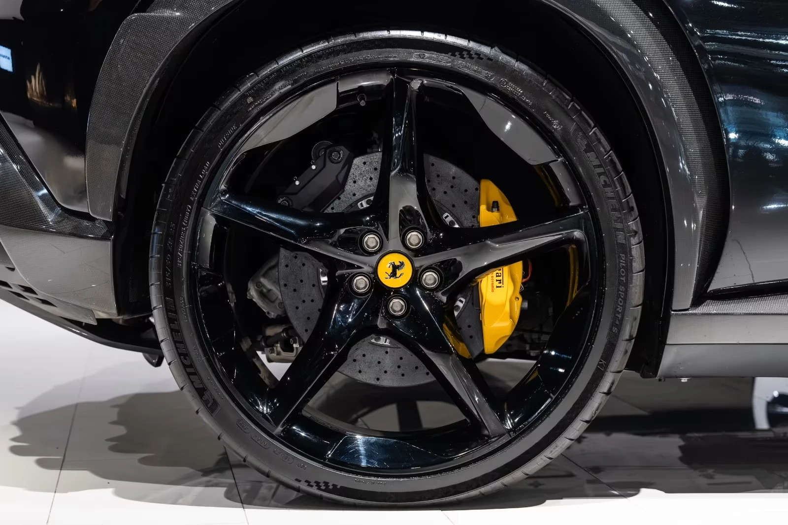 Ferrari Purosangue V12 / CARBON-KERAMIK / CAMERA /  - изображение 8