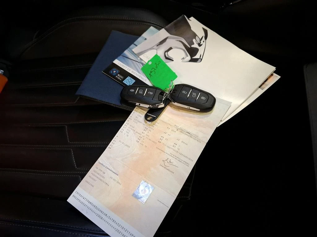 Peugeot 2008 GT PURETECH EAT8 131 - изображение 4