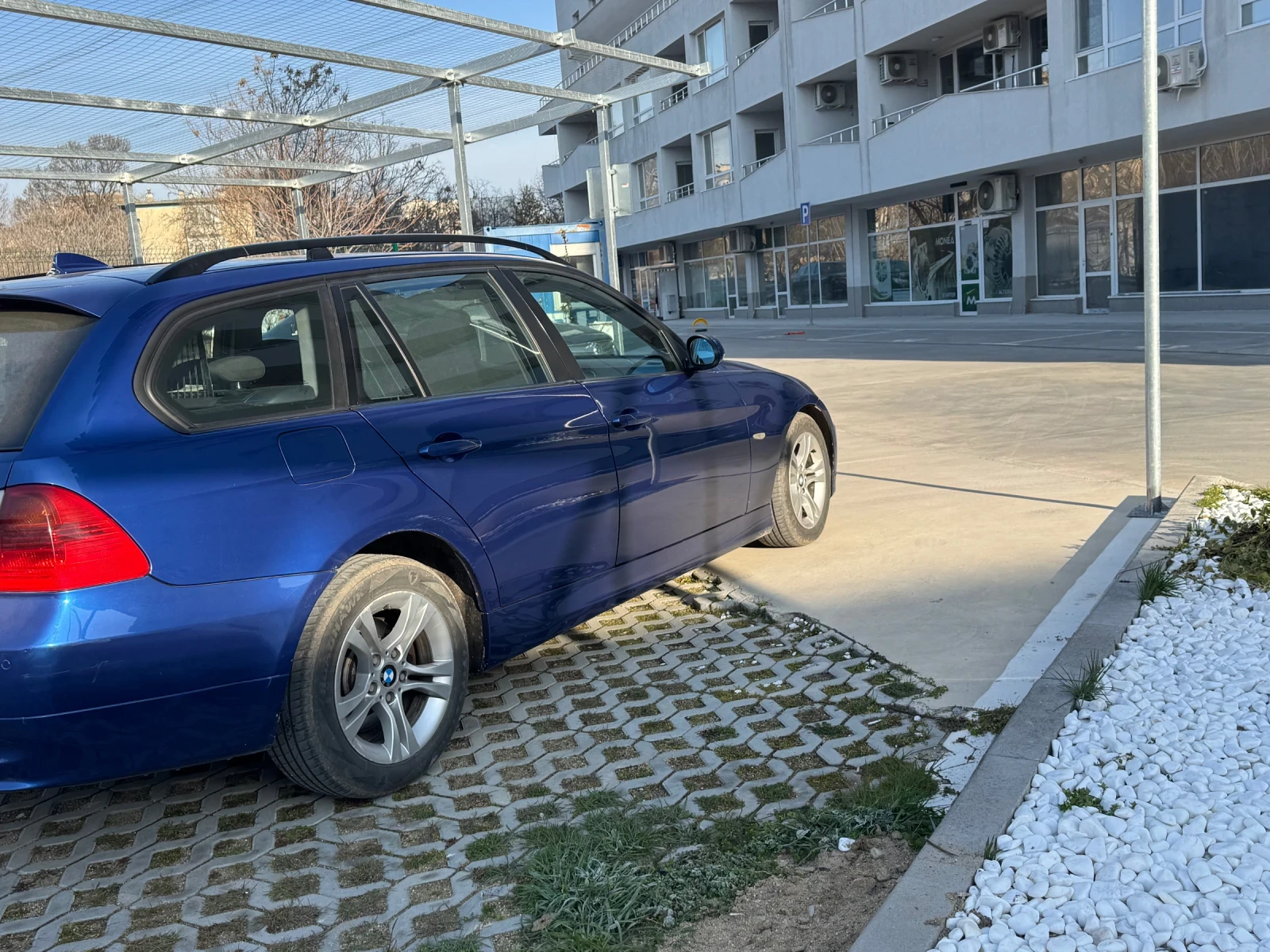 BMW 320 2.0 177к.с - изображение 4