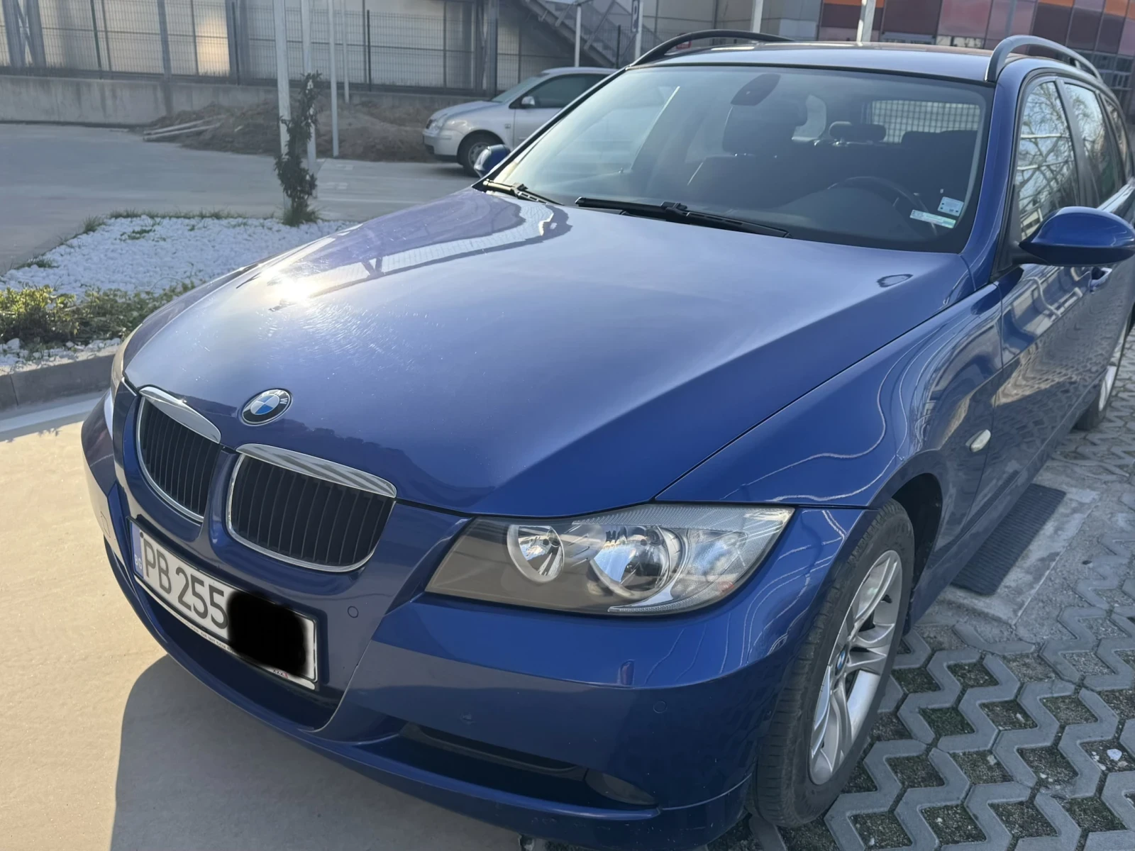BMW 320 2.0 177к.с - изображение 2