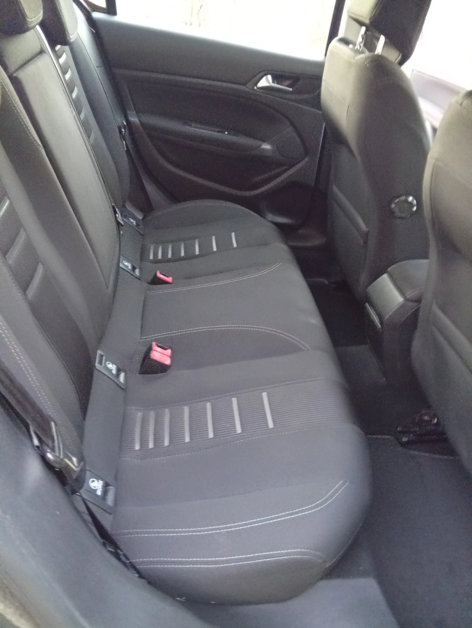 Peugeot 308 allure full led BlueHDI, снимка 13 - Автомобили и джипове - 53750407