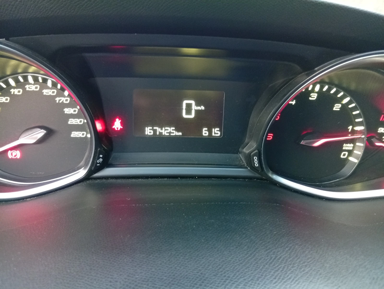 Peugeot 308 allure full led BlueHDI, снимка 11 - Автомобили и джипове - 53750407