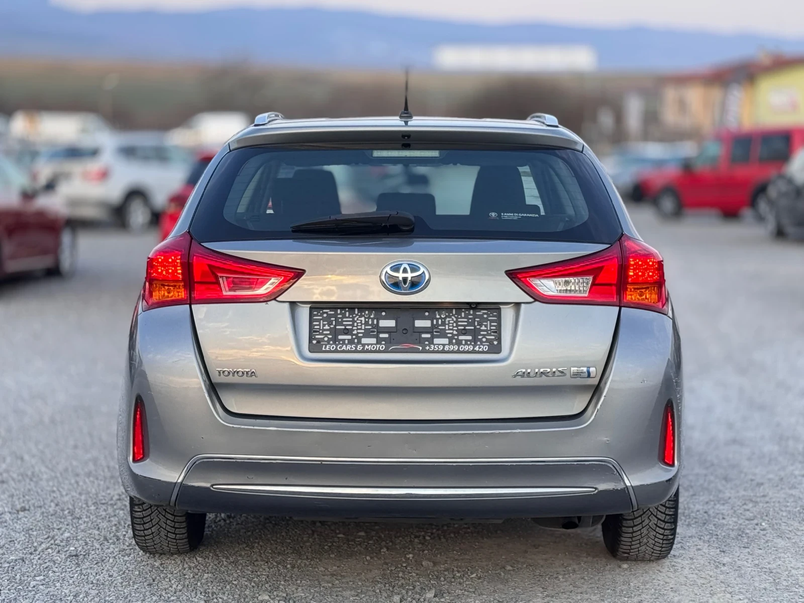 Toyota Auris 1.8i Hybrid, снимка 5 - Автомобили и джипове - 53867172